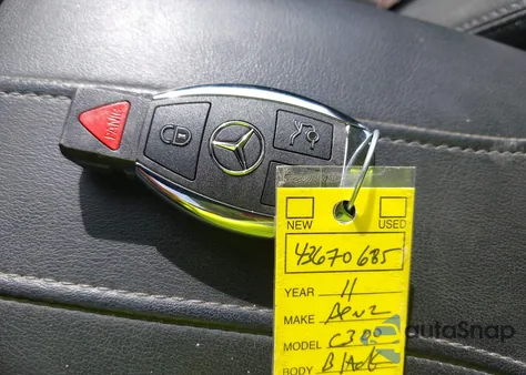 2011 Mercedes-Benz C 300 Luxury/Sport из США, поврежденный, VIN WDDGF5EB2BR168537